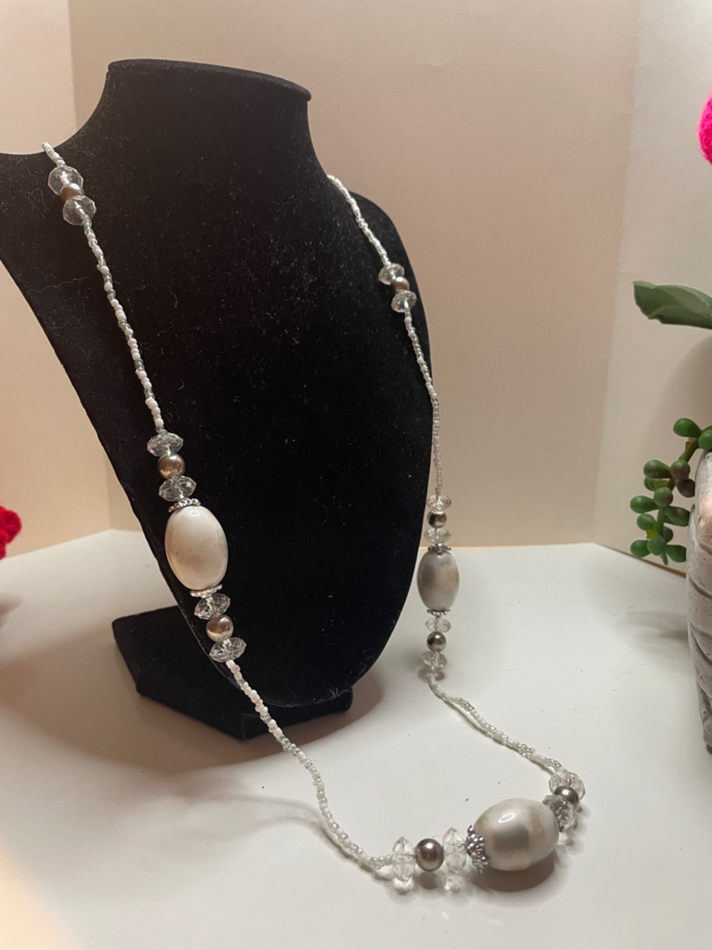 Elegant White and Silver Beaded Pearl Necklace for Women